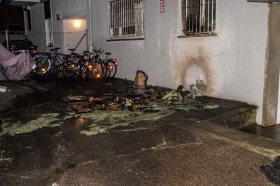 Stuttgart: Brennender Muellcontainer loest Grossalarm aus